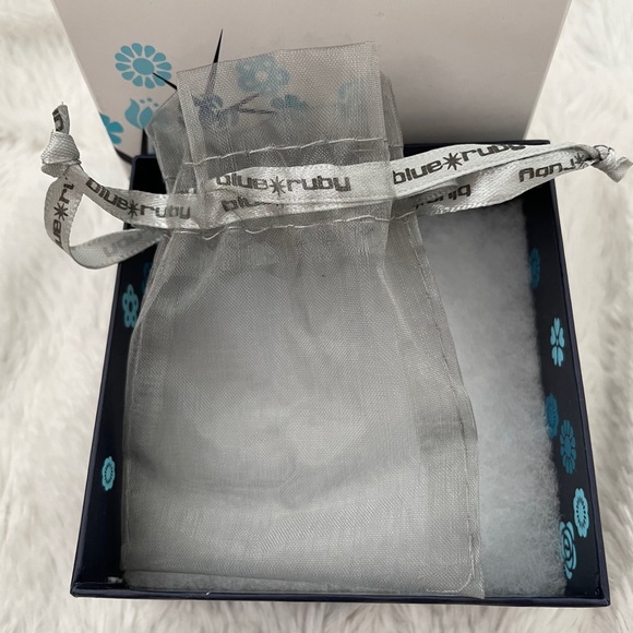 Blue Ruby necklace (NEW) - Picture 2 of 3